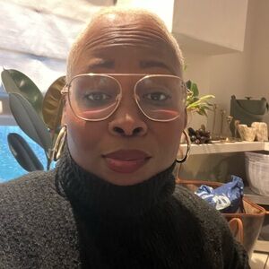 Meet your Posher, Ivory